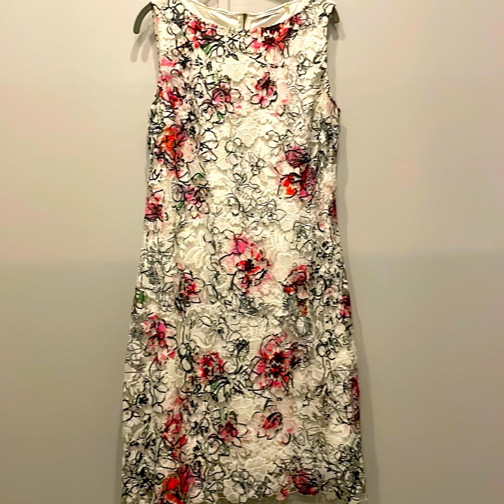 NWOT Tahari lace dress with liner slimming flowery sz 12 ❤️